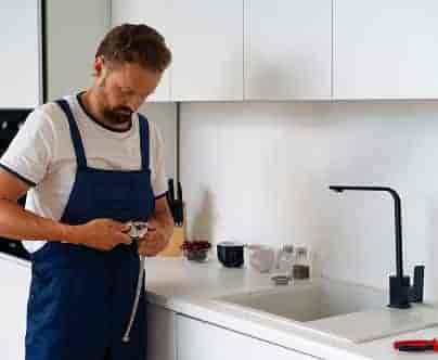 We are offering Expert Plumbing Services - 亿万28